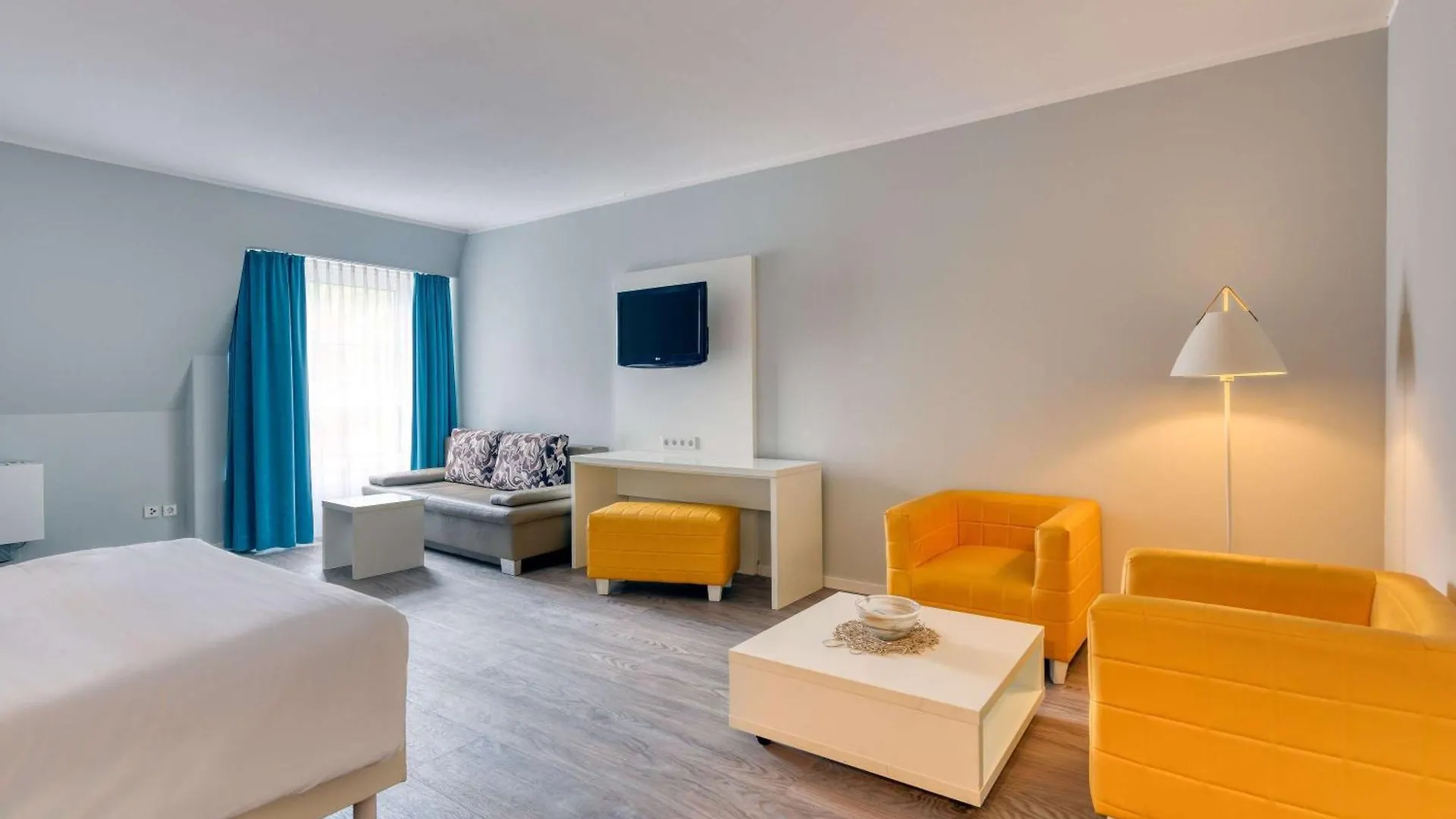 Hotel Ibis Styles Regensburg 3*,